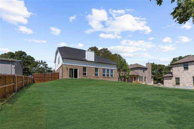 285 N Sherman Lane Van Alstyne, TX 75495
