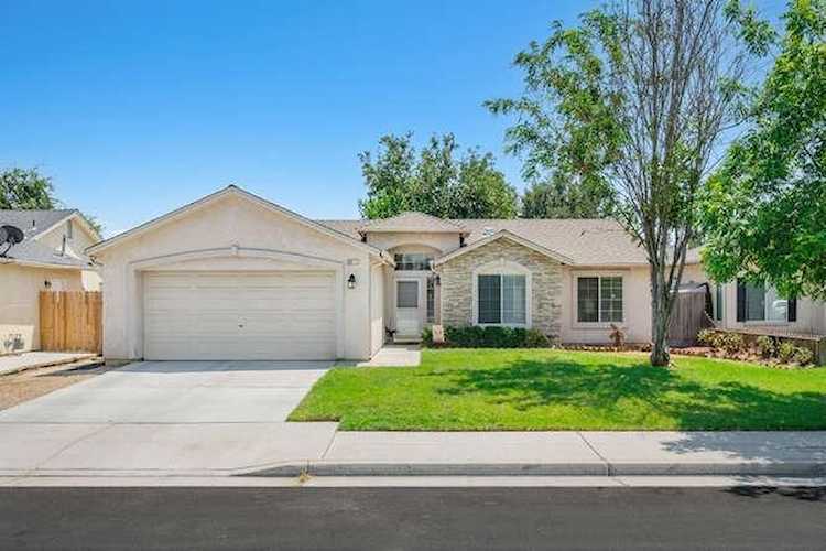 5591 W Weathermaker Avenue Fresno, CA 93722 | MLS 582193 Photo 1
