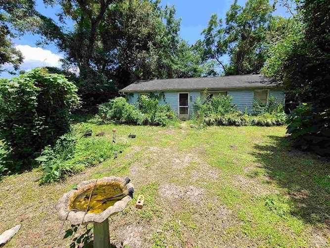 3959 Diamond St Pace, FL 32571