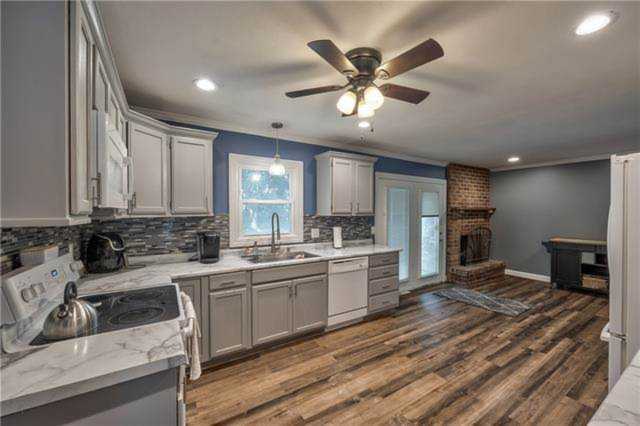 1009 S Palmer Dr Olathe, KS 66061