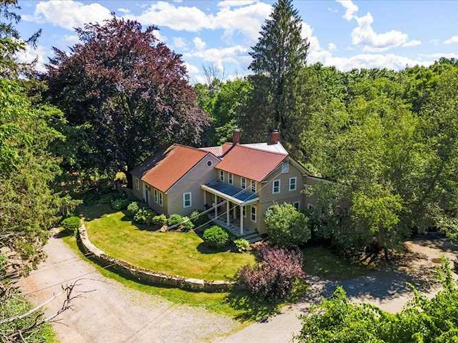 182 N Amherst Rd Bedford, NH 03110