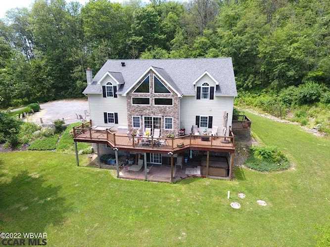 1418 Creekside Lane Jersey Shore, PA 17740