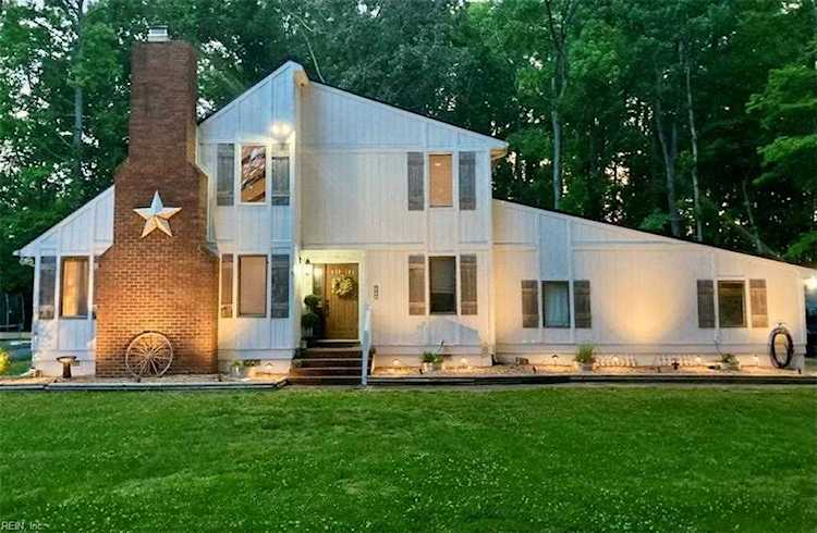 660 Margaret Dr Chesapeake, VA 23322