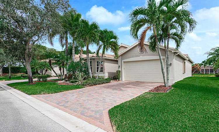 8291 Seahorse Cove Boulevard Lake Worth Beach, FL 33467