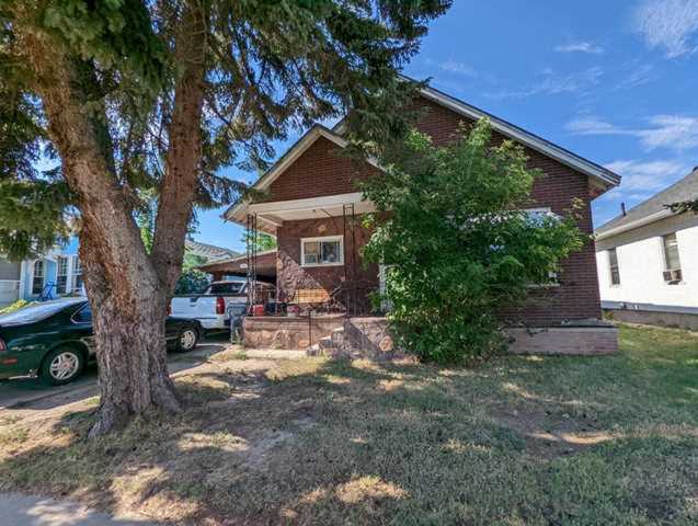 764 4 St SE Medicine Hat, AB T1A 0