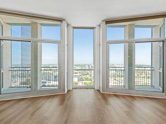 500 Throckmorton Street #1807 Fort Worth, TX 76102