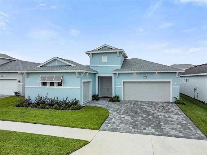8658 Drummer Plank Dr Wesley Chapel, FL 33545