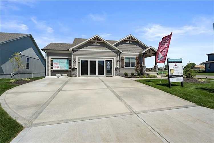 13338 W 181st Terrace Overland Park, KS 66013