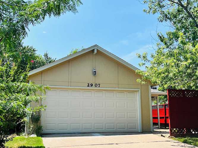 2907 Bluegrass CT Columbia, MO 65201