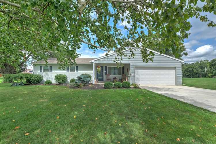 For Sale: $207,500 A home for sale for sale at 878 Nancy Drive Marion, OH 43302 - Marion. MLS 222021118 - This Lovely 3 bedrooms ranch home with 1 1/2 Baths offers a very large yard. New Concrete driveway.... Photo 1