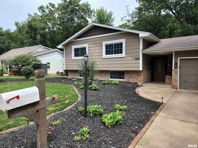 12114 N Tall Trees Dr Dunlap, IL 61525
