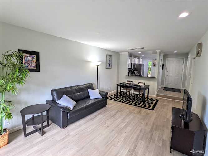 8013 NE 177th Ct #2 Kenmore, WA 98028