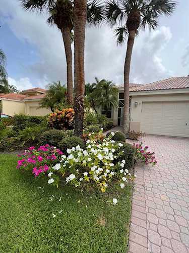 6038 Rossmoor Lakes Court Boynton Beach, FL 33437