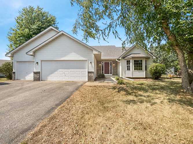 17545 Fiesta Avenue Lakeville, MN 55024