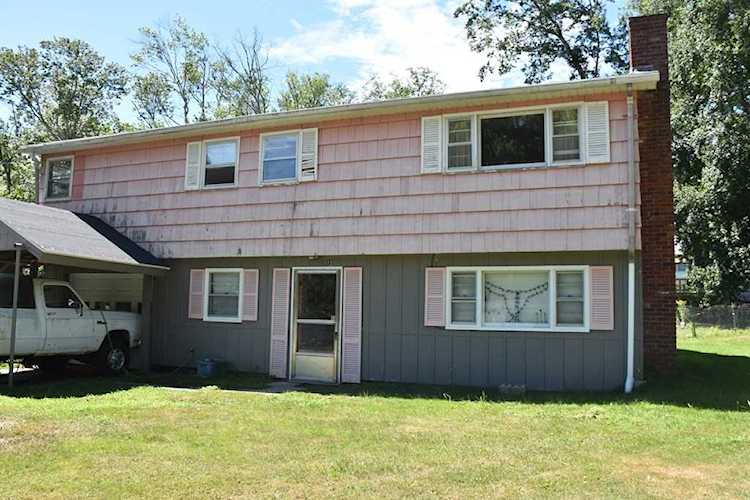 15 Nelco Ave Dudley, MA 01571
