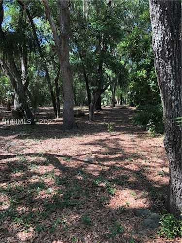 31 Millwright Dr Hilton Head Island, SC 29926