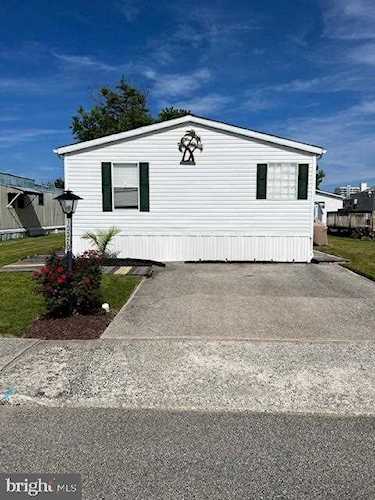 13320 Colonial Rd Ocean City MD is a home for sale | BEACHLIFE | Photo 1