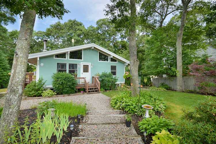 39 W Edgewater Drive East Falmouth, MA 02536
