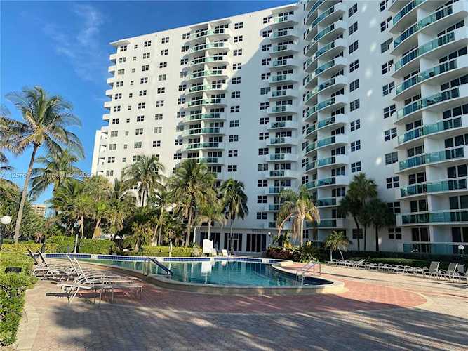 3001 S Ocean Dr #235 Hollywood, FL 33019