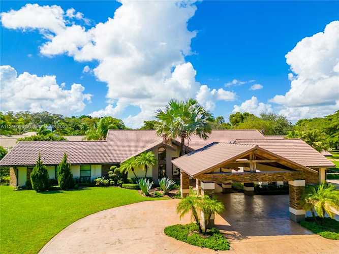 7300 Annapolis Ln Parkland, FL 33067