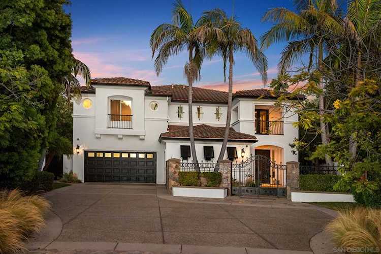 10511 Whispering Hills Ln San Diego, CA 92130