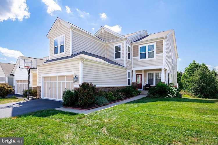 23539 Christina Ridge Square Ashburn, VA 20148