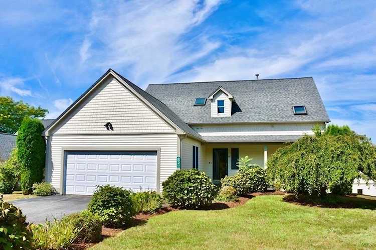 82 Fairway #82 in Dartmouth, MA - Century 21 New England Photo 1