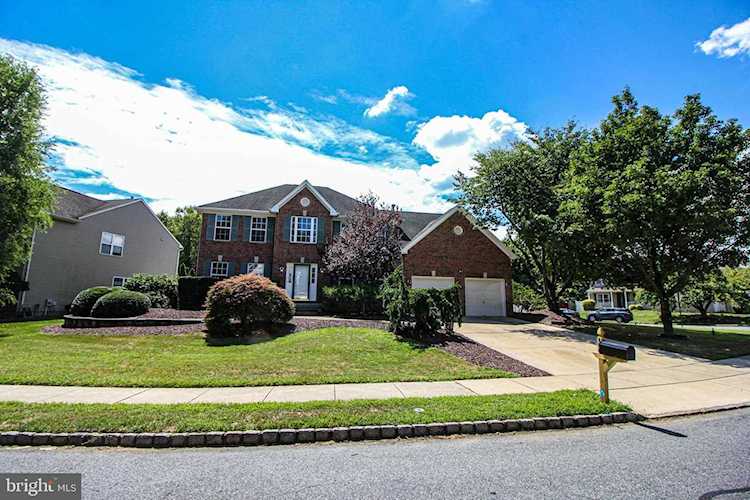 32 Creekwood Dr Bordentown, NJ 08505