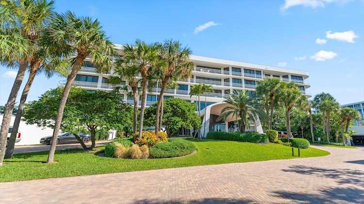 2000 S Ocean Boulevard #102 S Palm Beach, FL 33480