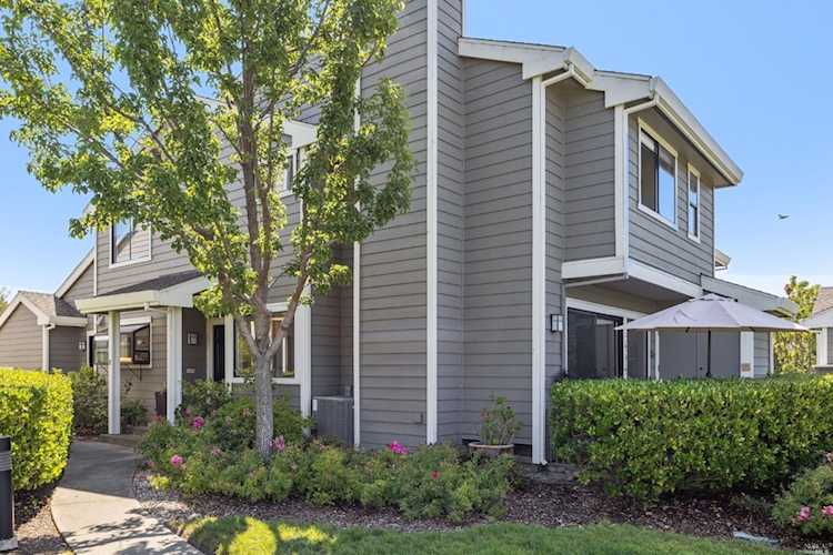 17 Drakes View Circle Greenbrae, CA 94904