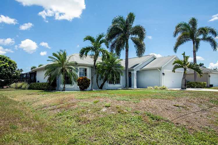1749 SW Castinet Lane Port Saint Lucie, FL 34953