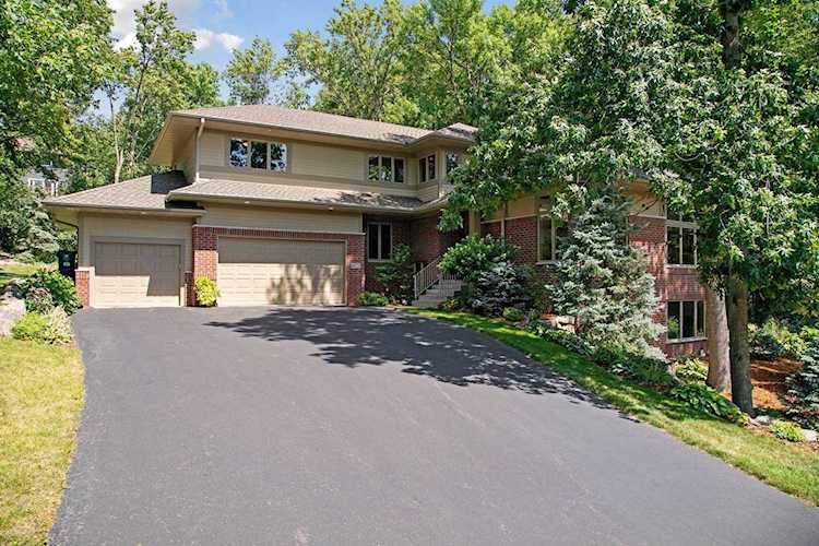 6675 Lakeway Drive Chanhassen, MN 55317