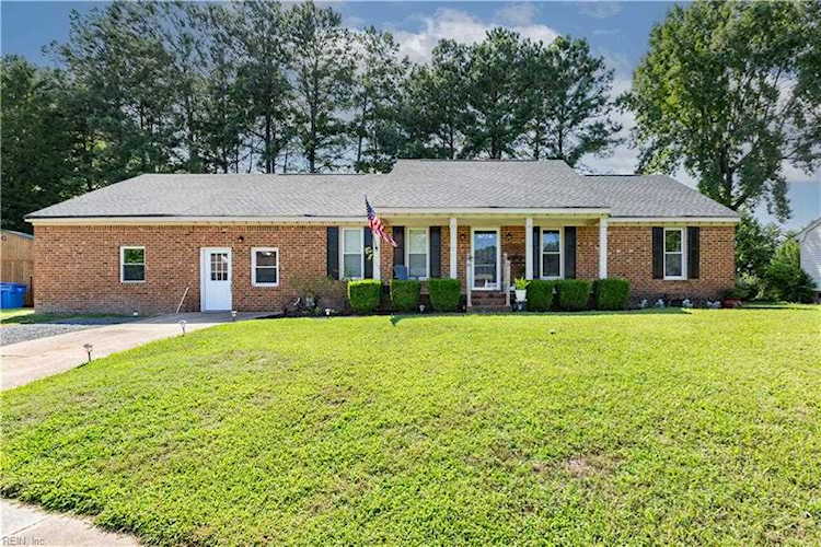 604 Treemont Ct Chesapeake, VA 23323 home for sale, MLS#10453124 - Crescas Real Estate Photo 1