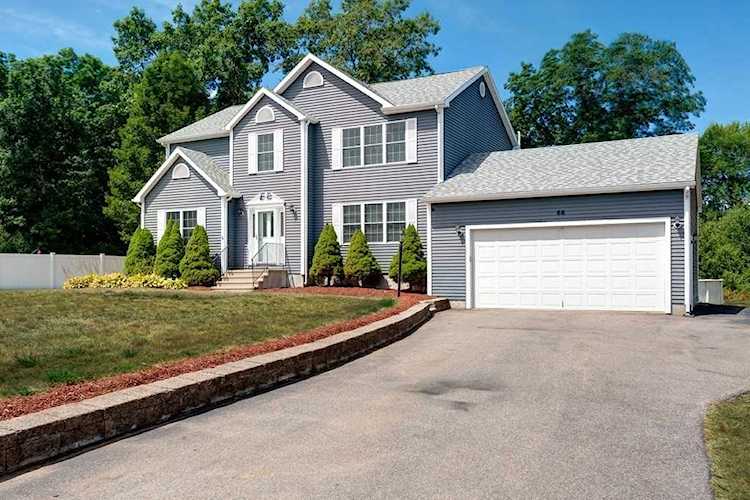 66 Fairview Ave Dudley, MA 01571