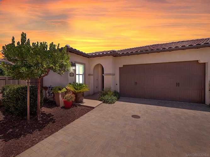 8105 Auberge Cir San Diego, CA 92127