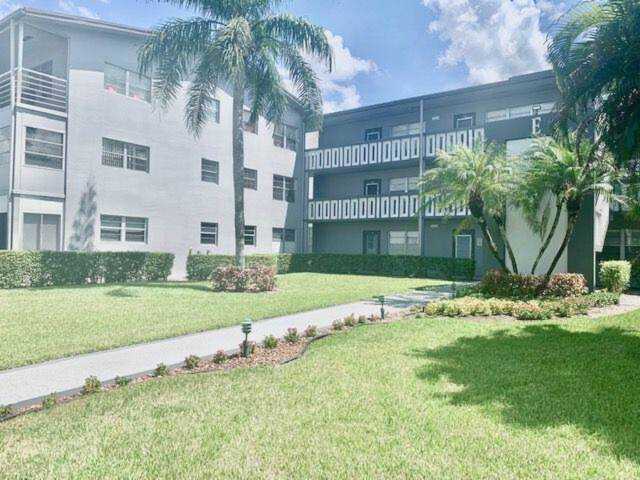 207 Suffolk E Boca Raton, FL 33434