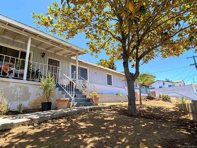 901 Manchester St National City, CA 91950