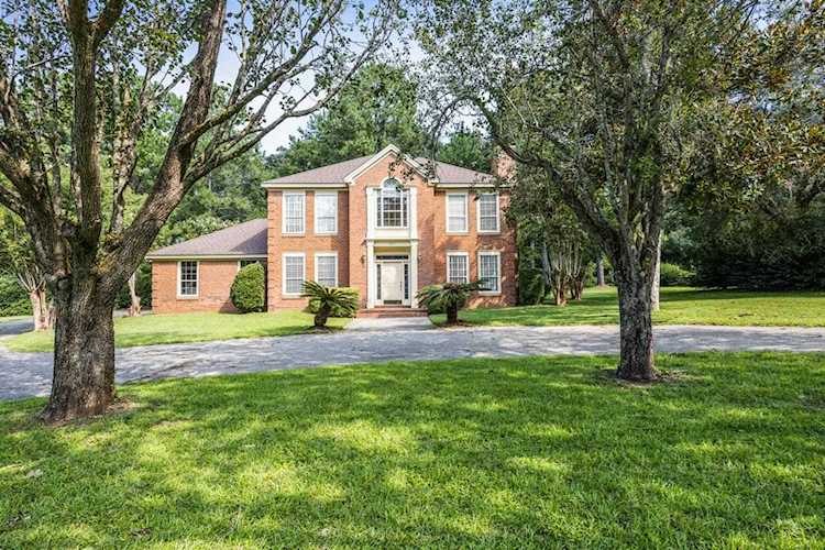 5017 Centennial Oak Circle Tallahassee, FL 32308