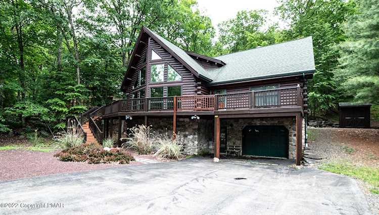 418 Saunders Dr Bushkill, PA 18324 | MLS PM-98094 Photo 1