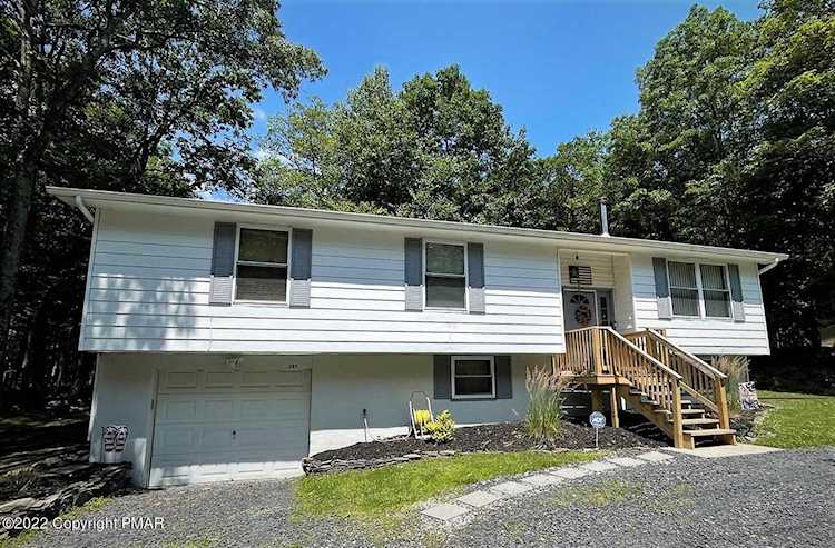 389 Mallard Ln Bushkill, PA 18324 | MLS PM-98608 Photo 1