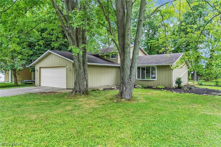 33854 Gail Dr North Ridgeville, OH 44039 | MLS 4401625 Photo 1