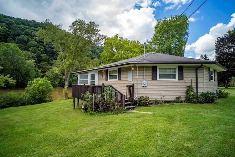 358 Daniels Lane Talcott, WV 24981