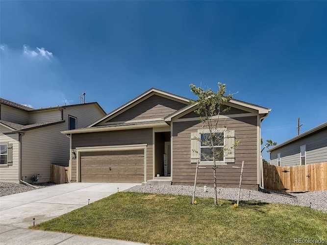 409 Thomas Ave Keenesburg, CO 80643