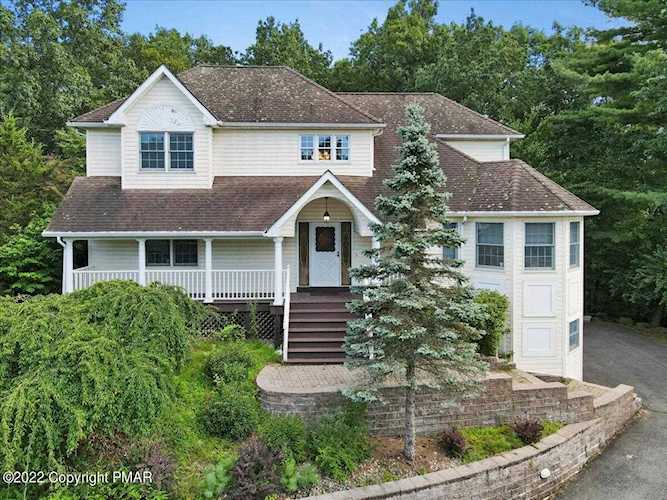 2691 Majestic Ct East Stroudsburg, PA 18302
