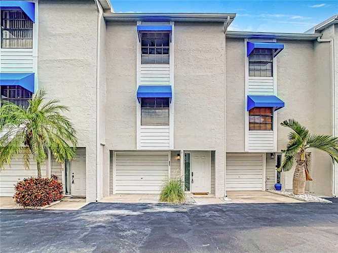 745 Pinellas Bayway S #106 Tierra Verde, FL 33715