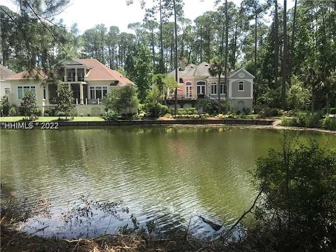 8 Fairfax Ln Hilton Head Island, SC 29928