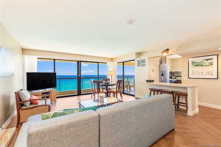 2470 Kalakaua Avenue #2704 Honolulu, HI 96815 | MLS 202216996 Photo 1