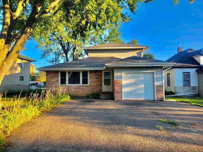 1706 Larpenteur Avenue E Saint Paul, MN 55109
