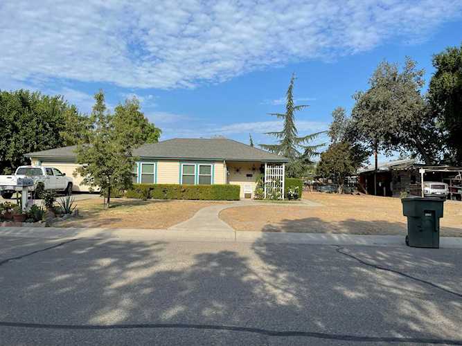 513 N Kent St Visalia, CA 93291 | MLS 219479 Photo 1