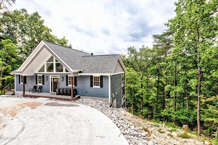 241 Cedar Circle Jacksboro, TN 37757